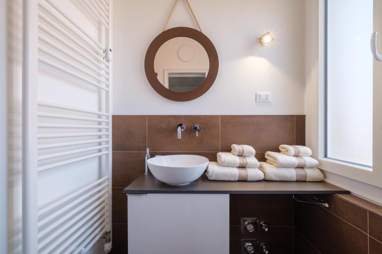 Fabula Rooms 3 Suites With Private Bathroom Bologna Ngoại thất bức ảnh