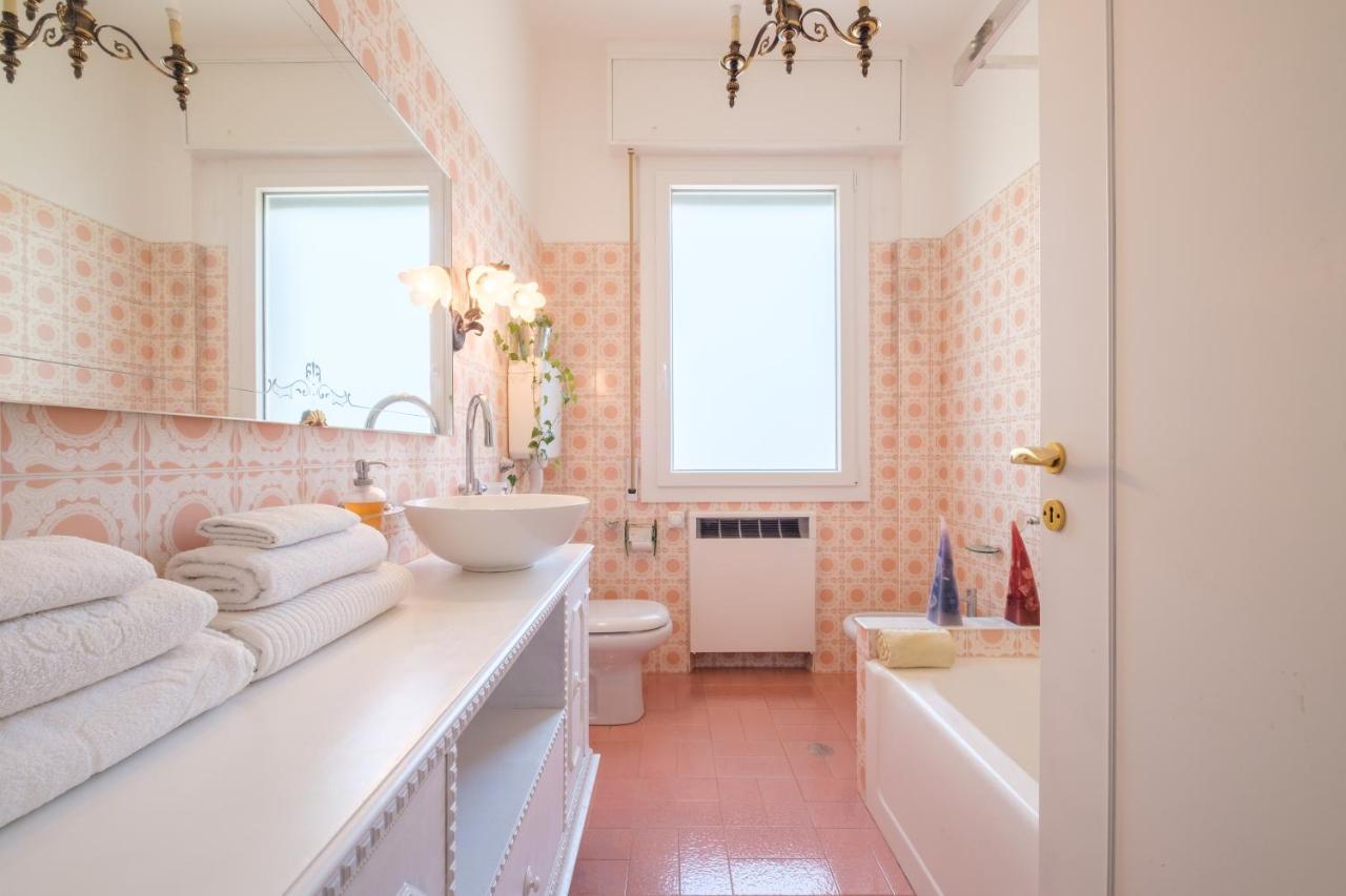 Fabula Rooms 3 Suites With Private Bathroom Bologna Ngoại thất bức ảnh