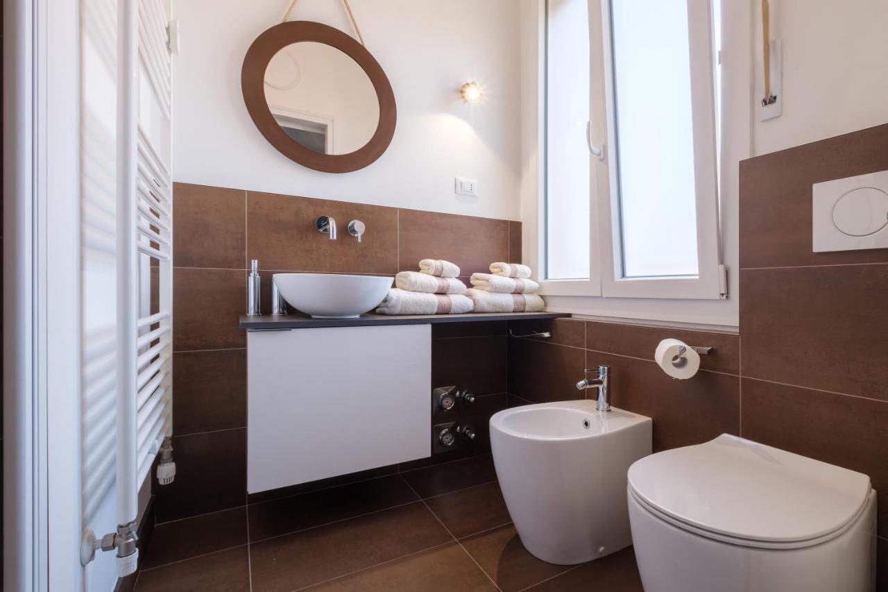 Fabula Rooms 3 Suites With Private Bathroom Bologna Ngoại thất bức ảnh
